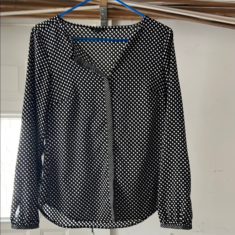 Ann Taylor Black and White Geometric Blouse